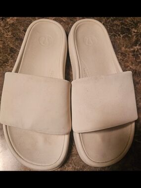 Women's Lululemon White Restfeel Bliss Slide Sandals